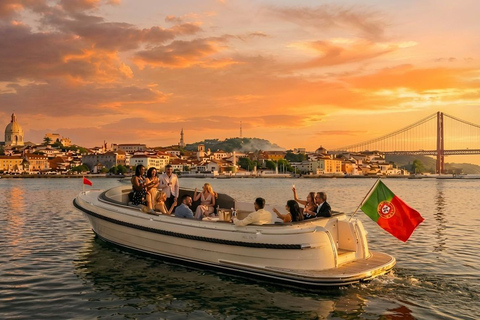 Lisbon: Pastel de Nata & Coffee Premium Boat Experience Lisbon – Sunset Porto Tonic Premium Boat Experience
