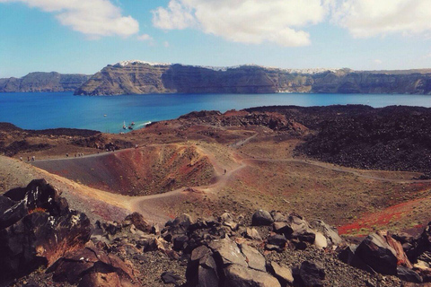 From Fira: Volcanic Islands Boat Trip with Hot Spring Visit