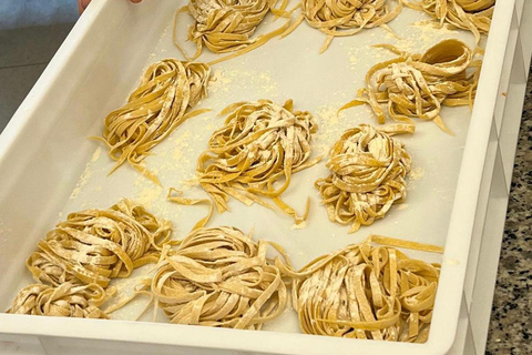 Firenze: Tour della campagna con degustazione di vini e lezione di pasta