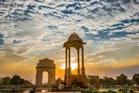 From Delhi: Old & New Delhi Layover Half or Full-Day Tour