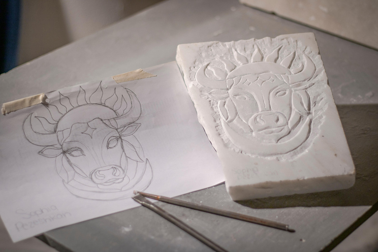 Marmorschnitz-Workshop: Erschaffe dein eigenes Symbol der Stärke