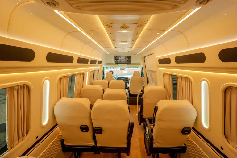 Abu Dhabi Elite Day-trip: Sheikh Zayed Mosque & Royal Palace Small Group Mercedes Sprinter in German