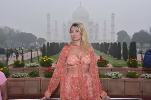 Taj Mahal Express Entry Tour – Skip the Lines and Save Time - Image 3