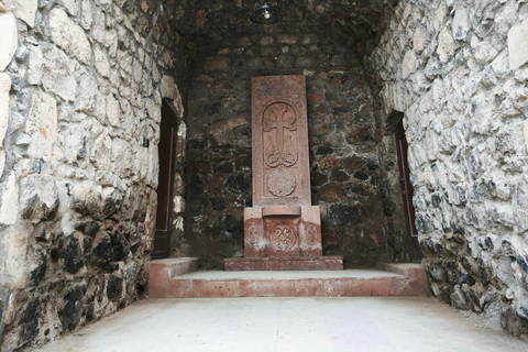 Tbilisi: Private Ride to Yerevan with Wine Tasting