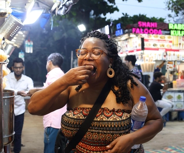 Mumbai: Street Food And Evening Bazaar Tour