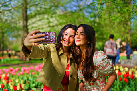 From Rotterdam and The Hague: Bus Tour with Keukenhof Ticket