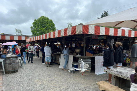 Vanuit Auckland: MATAKANA DORPSMARKT &amp; WIJN/BEELDHOUWKUNST TOUR