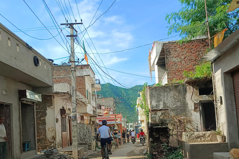 Udaipur nach Ranakpur 60km Radtour mit Besuch eines Jain Tempels