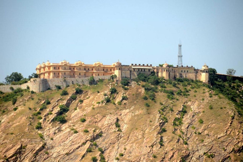 Jaipur Jeep Safari: Amber, Jaigarh, Nahargarh Forts Stepwell Amber Fort, Panna Meena Kund Jaigarh, Nahagrarh Fort by Car