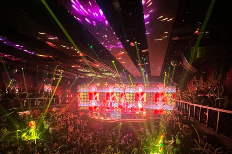 蓬塔卡纳：独家屋顶酒吧与秘境俱乐部的邂逅之夜蓬塔卡纳：在独家屋顶酒吧与秘密俱乐部度过一夜