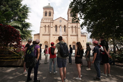 Tour a pie por el centro histórico de Medellín