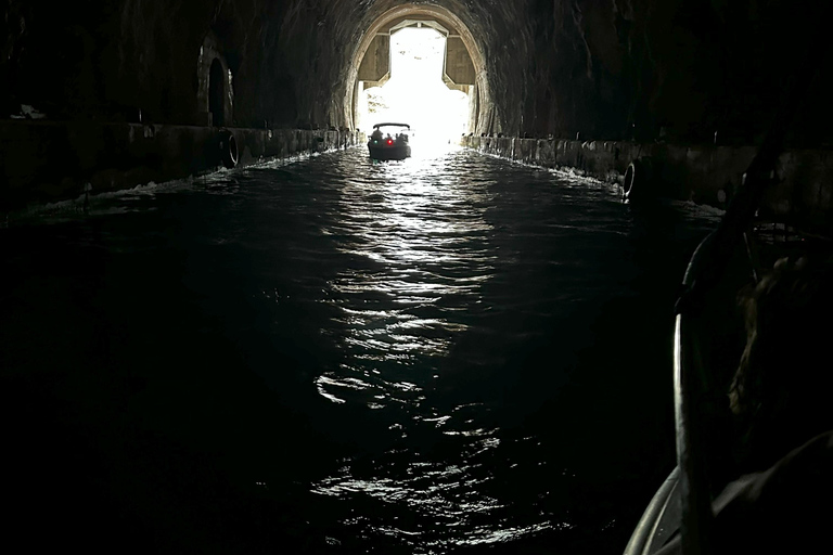 Tour en barco a la Cueva Azul, la Dama de las Rocas y Mamula