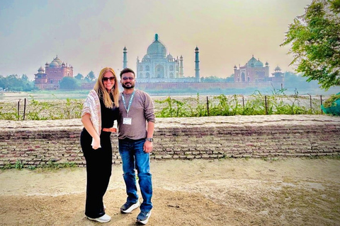 Agra: Taj Mahal Skip-the-Line Tour with Mausoleum Tour with Private Car, Driver and Tour Guide Only