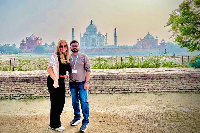 Agra: Taj Mahal Skip-the-Line Tour with Mausoleum Tour with Private Car, Driver and Tour Guide Only