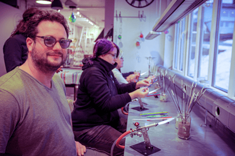 Kabelvåg: Laboratorio di gioielli in vetroKabelvåg: Laboratorio di gioielli in vetro - 1 ora