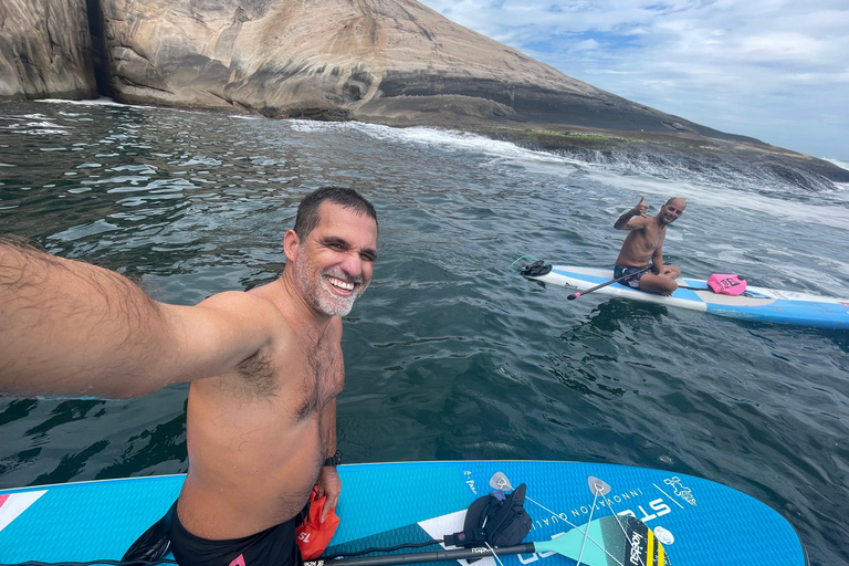 Rio : SUP Paddleboarding avec transfert en VW Kombi TransporterSUP Paddling au point de rencontre de Lagoa pendant 1,5 heures