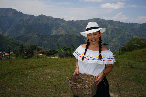 From Medellin: Coffee and Comuna 13 Tour with PRIVATE transportation From Medellin: Coffee Tour and Comuna 13 with PRIVATE transportation