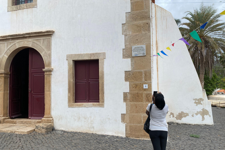 Recorre la Ciudad Vieja/Descubre la CIUDAD VIEJA