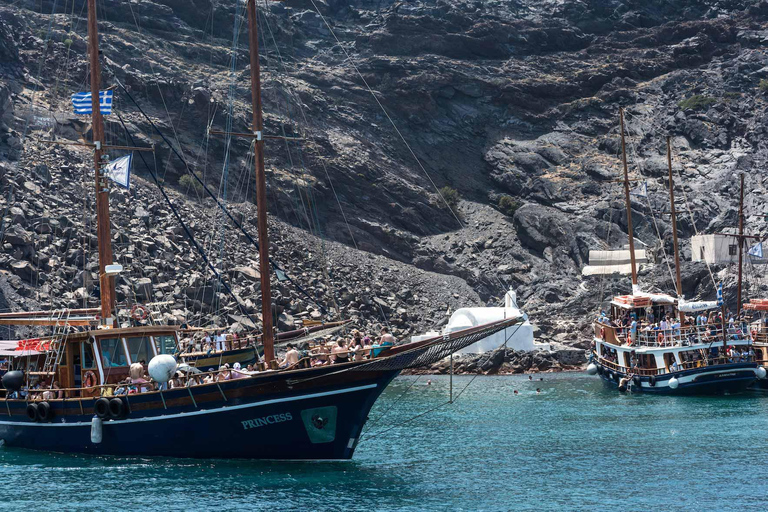 Santorini: Volcano and Hot Springs Boat Tour