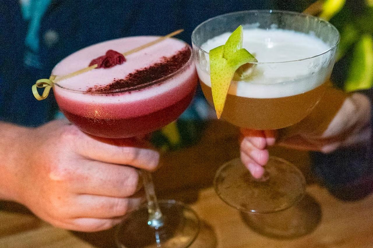 Bogotá: tour serale di Chapinero con cocktailBogotá: tour serale a Chapinero con cocktail