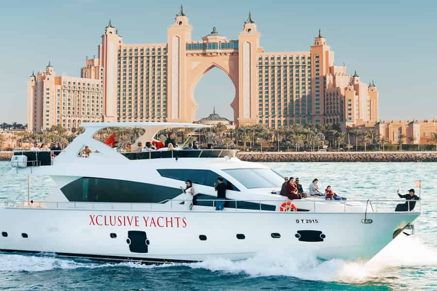 Dubai Marina: Yacht-Tour mit optionalem Frühstück oder BBQ. Foto: GetYourGuide