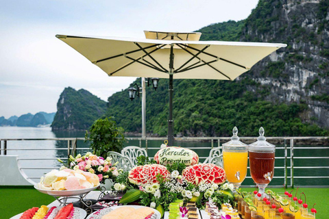 Hanoi: jednodniowa wycieczka po zatoce Ha Long - luksusowy rejs i lunch w formie bufetu