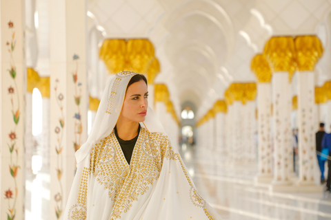 Abu Dhabi: Sheikh Zayed Grand Mosque Tour with PhotographerShared Tour