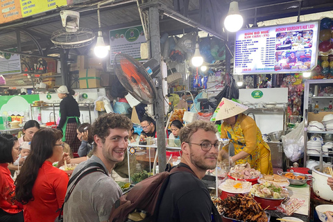 Hue: Night Street Food Tour by Cyclo with a Local Guide