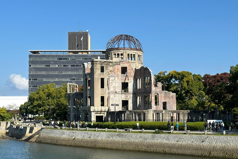 Hiroshima &amp; Miyajima UNESCO 1 dag bustourVanaf JR Hiroshima Station (zonder lunch)