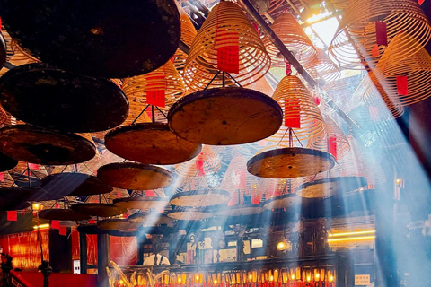 From Shenzhen: Hong Kong Heritage, Skyline & Harbour View Guide for other languages