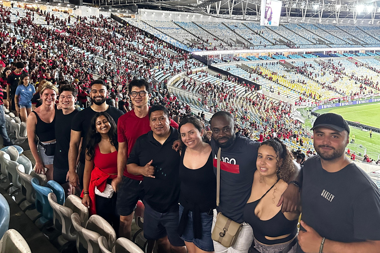 Stade Maracanã : Billet de match avec guide de la région et boisson