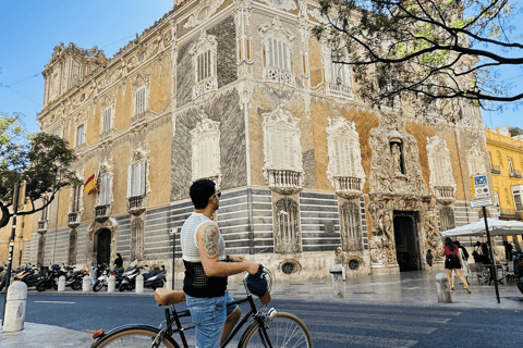 Passeio de bicicleta em Valência: Do centro histórico às maravilhas modernasPasseio de bicicleta, centro histórico e museu de artes e ciências