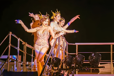 Pattaya: Oosterse Carnaval Dinner Cruise Cabaret Show BuffetOriental Princess Haïtiaanse Rendez-Vous VIP zitplaatsen