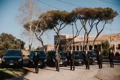 Fiumicino Airport: Private Transfer to Rome