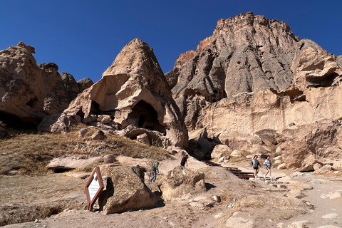 Da Istanbul: Tour privato di 2 giorni della CappadociaTour standard