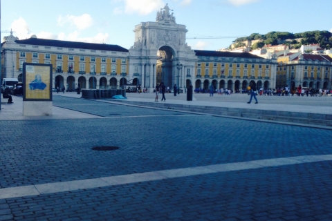 Lissabon: Lissabon Oude Stad privé sightseeingtour per Tuk TukLissabon: 1,5 uur oude stad privé sightseeingtour