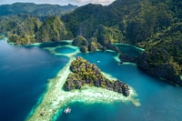 Coron Ultimate Tour - Kayangan Lake Tour Full Day w/ Lunch - Housity