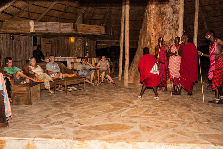 Z Zanzibaru: 2-dniowe safari w Selous z lotami i spacerem po buszuZanzibar: Selous 2-Day Safari with Flights &amp; Bush Walk