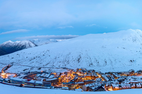 Från Tbilisi: 2-dagars äventyr till Gudauri och Kazbeg-bergen