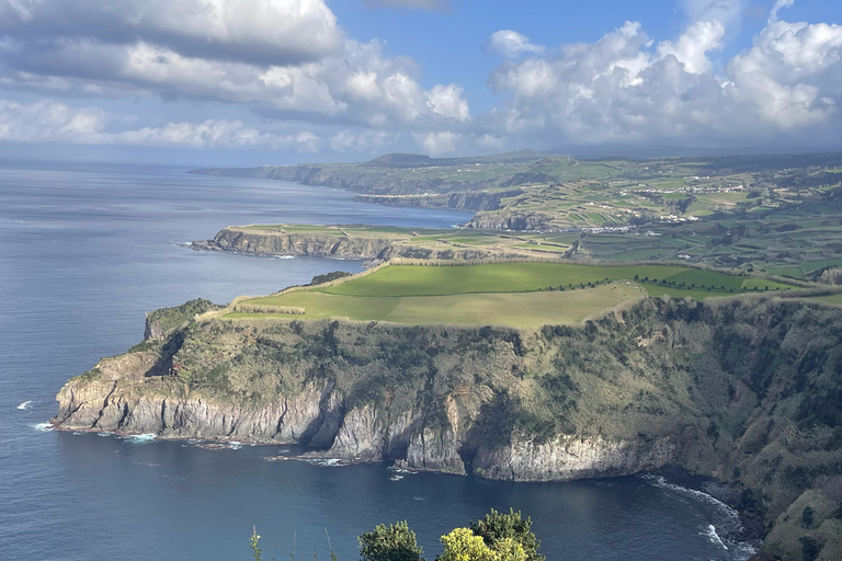 São Miguel: Wycieczka Salto do Prego i wodospad z piknikiem nad morzemSão Miguel: Wycieczka do wodospadu Salto do Prego i piknik nad morzem