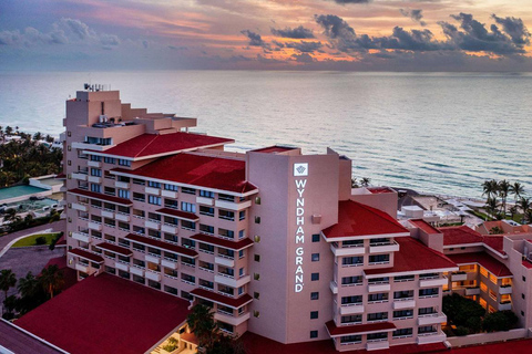 Prywatny transfer z lotniska CUN do Wyndham Grand Cancun