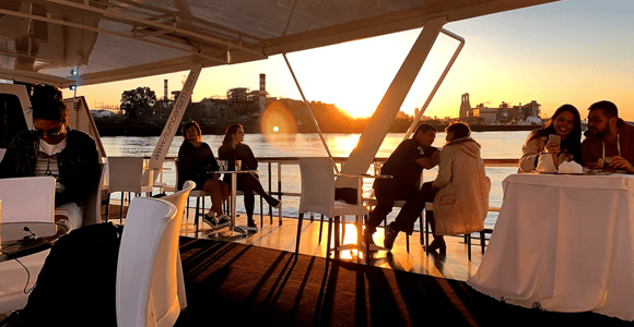 Buenos Aires: Sunset Cruise on the River Plate with Open Bar