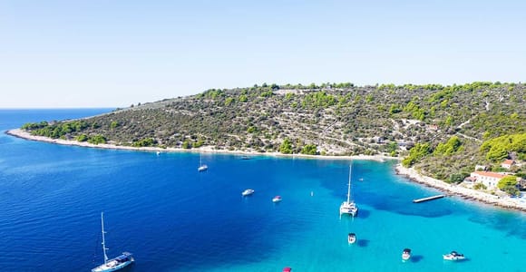 Trogir: Bootstour durch die Blaue Lagune, Maslinica und die Solinska-Bucht