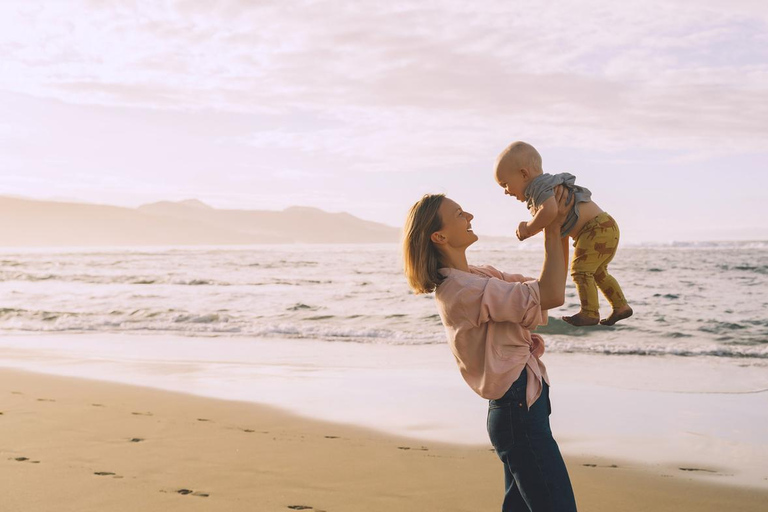 Gran Canaria: Las Palmas - Beach & City Private Photoshoot Super Premium: 75 photos | 90 mins