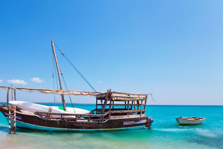 Zanzibar: nurkowanie z rurką na wyspie Mnemba i rejs łodzią dhow o zachodzie słońcaRejs Mnemba+Sunset z lunchem, bez odbioru z hotelu