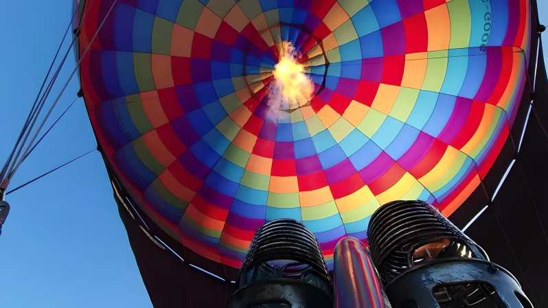 Dubai: Sonnenaufgang Heißluftballonfahrt