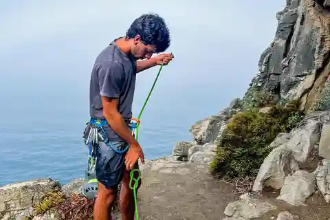 Lisbon: Rock Climbing Adventure with Round-Trip Tour