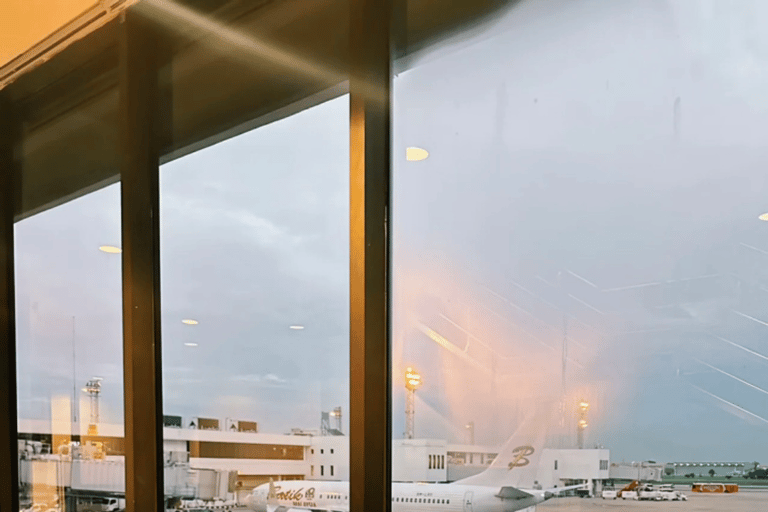 Bangkok: Aeropuerto Don Mueang: Acceso a la Sala Milagro durante 2 horas