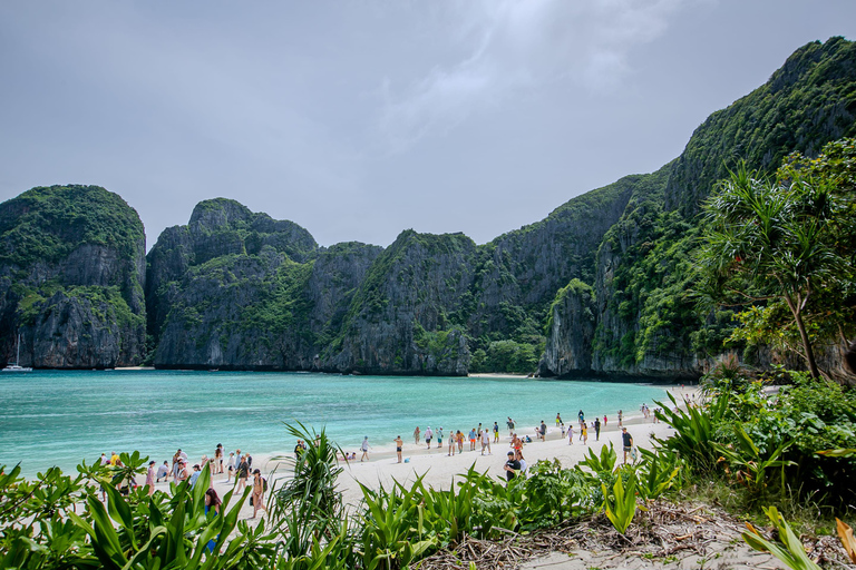 Phi Phi: passeio de barco pelas 7 ilhas com pôr do sol e plâncton