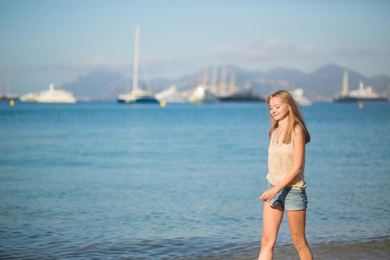 Cannes: Private Photoshoot - Waterfront, Harbour & Old Town Standard: 20 photos | 30 mins